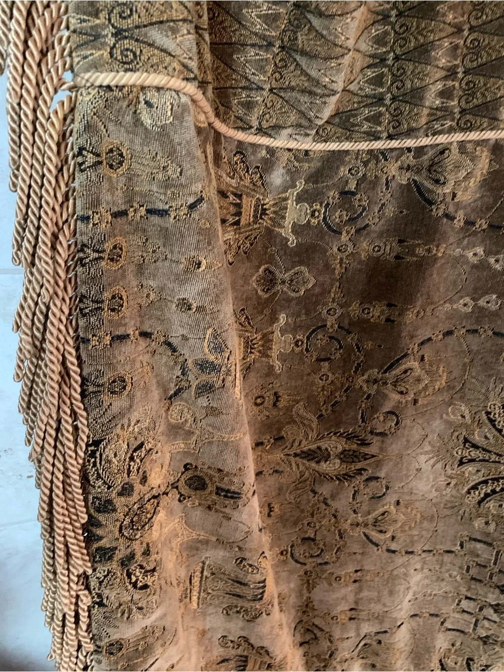 Vintage Heavy jacquard woven throw blanket Thick Braided Fringe 57”x52”